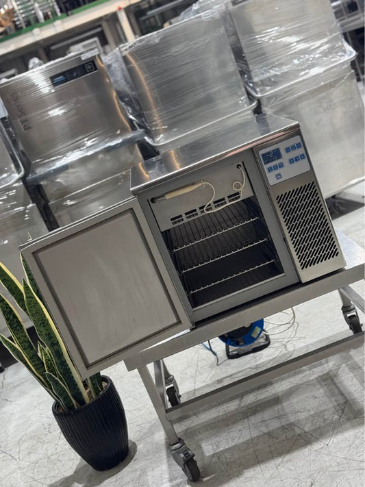 Commercial Quality Caravell Blast Chiller / Freezer