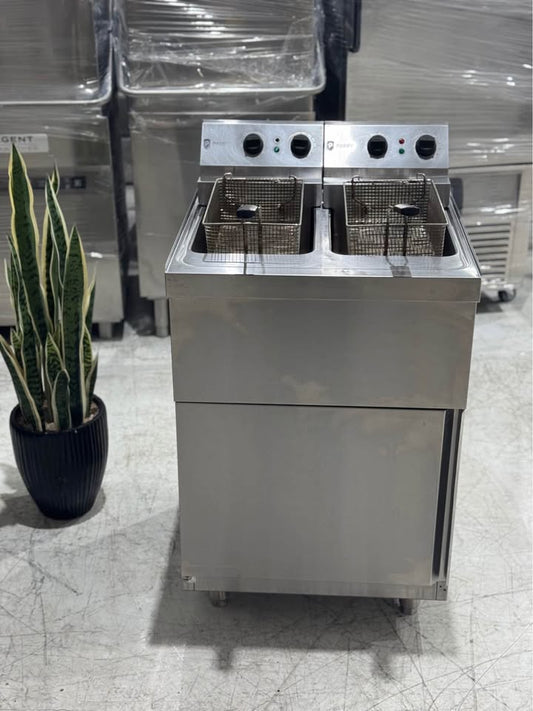 Parry Twin Electric Single Phase Pedestal Fryer