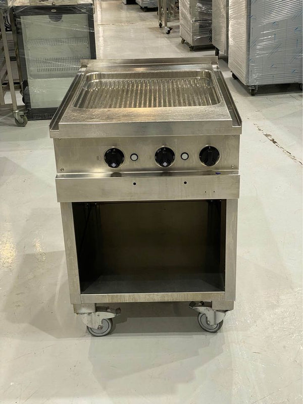 MKN Three-Phase 3-Stand Griddle: Unleash Precision Cooking for Your Restaurant and Takeaway Business - Cooking